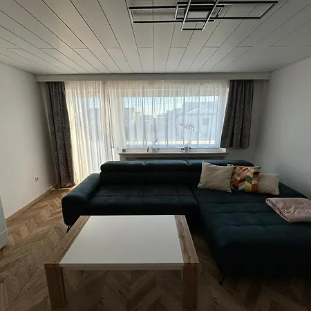 Apartment To-ni-le *
