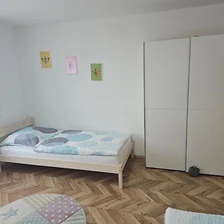 To-ni-le Apartment